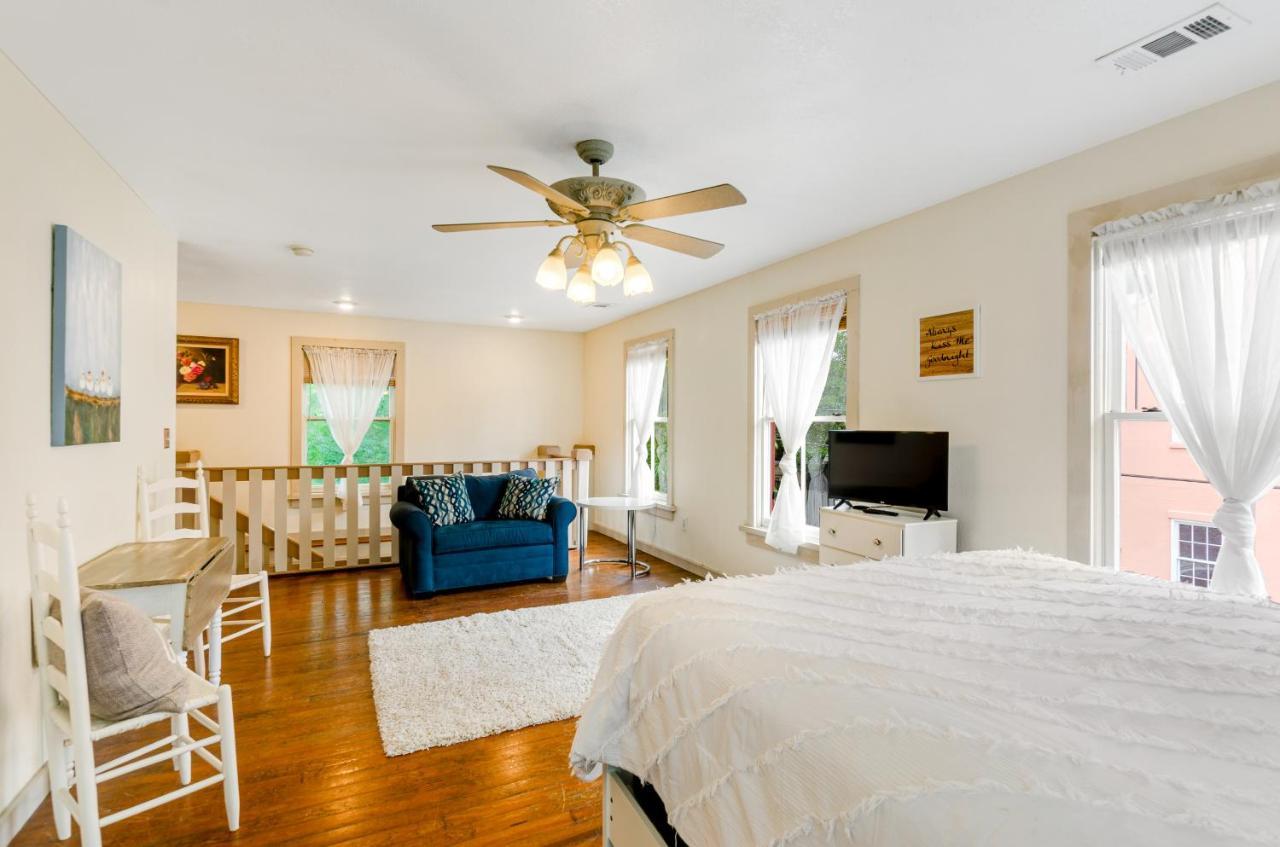 Taylor Cottage Савана Екстериор снимка